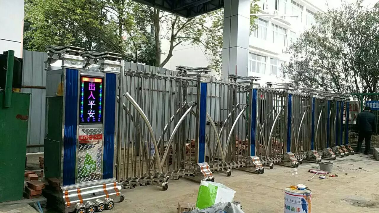 东营垦利区东营垦利区四川绵阳市飞机场伸缩门